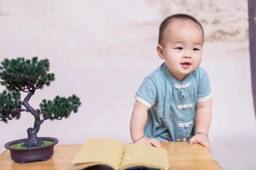 代怀包生男孩机构宝宝戒奶要哭几个晚上